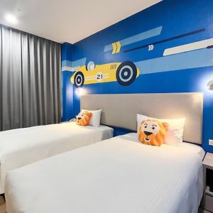 Newly Renovated Standard Twin Room